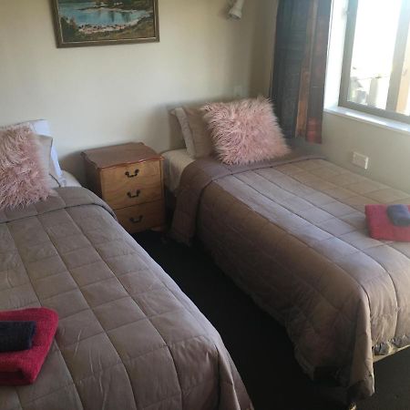 Te Anau Cottage On Govan ภายนอก รูปภาพ